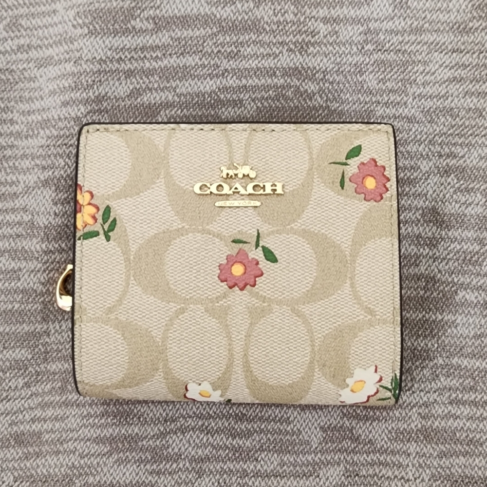COACH Snap Wallet w/ Nostalgic Ditsy Print - Picture 3 of 8